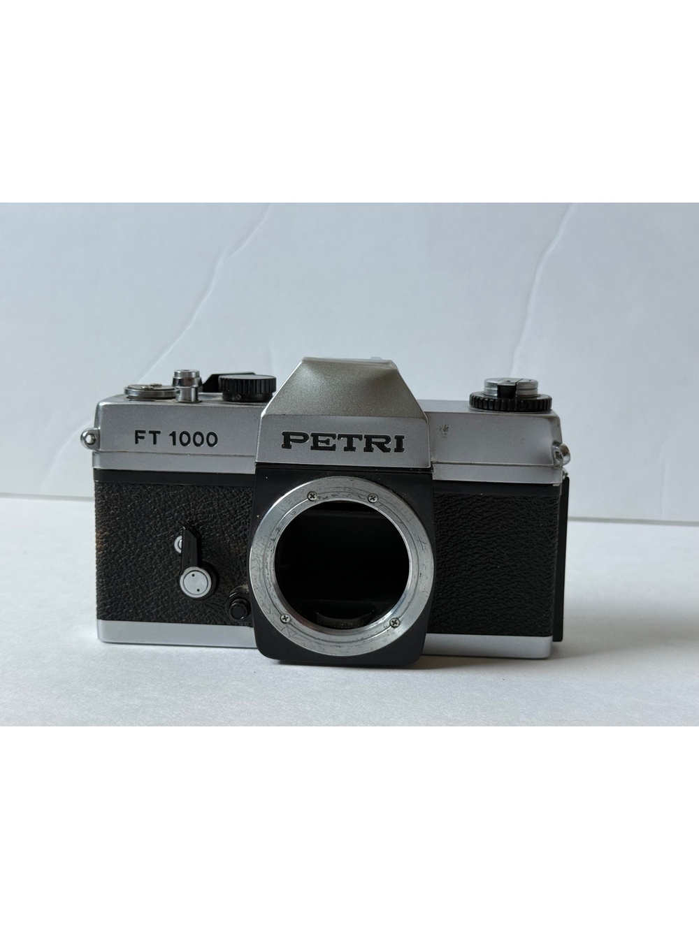 Petri FT 1000 35mm SLR Film Camera Body Only — Shutter Tested Working